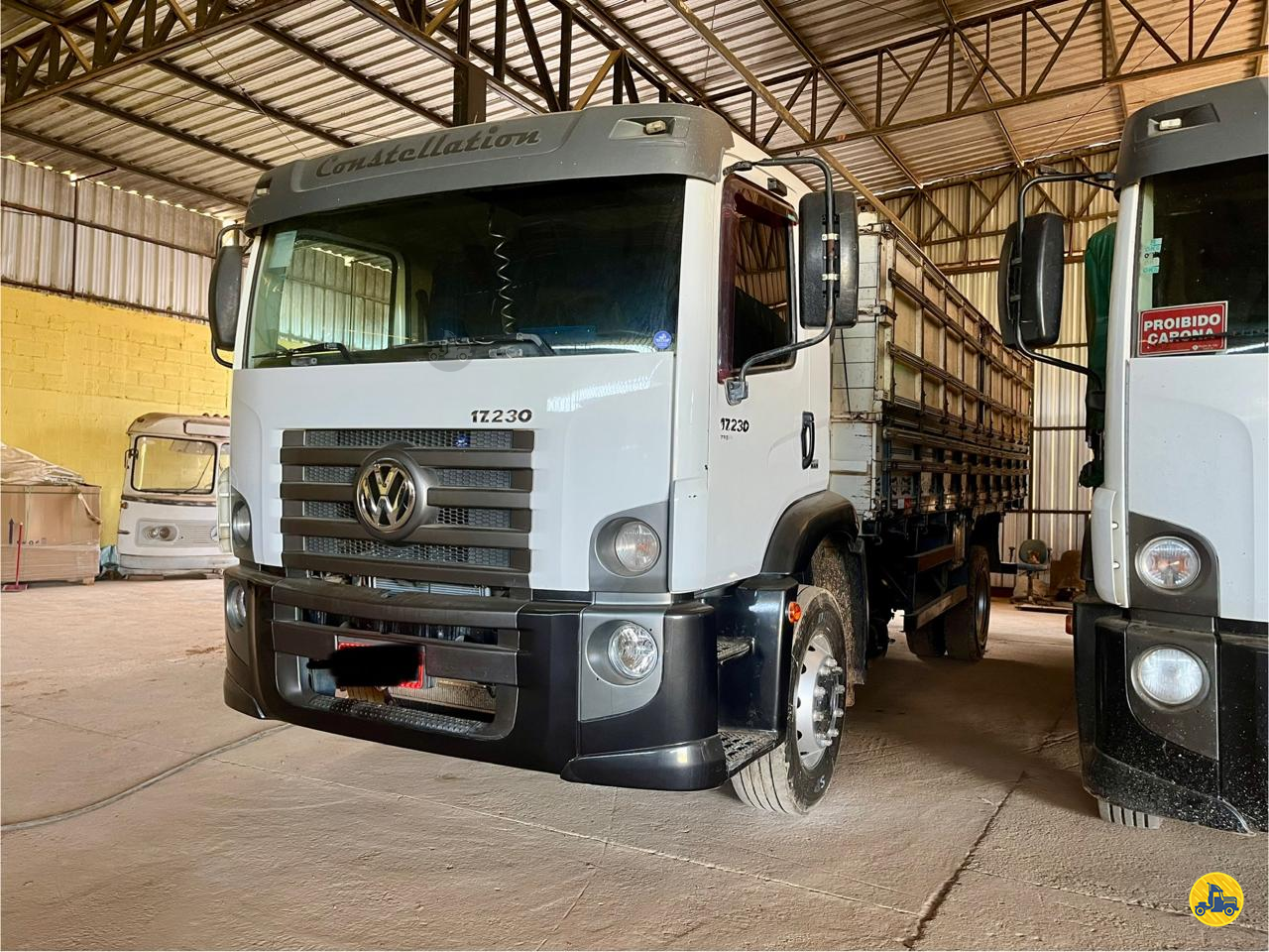 CAMINHAO VOLKSWAGEN VW 17230 Graneleiro Toco 4x2 Rações do Vale ITAMBACURI MINAS GERAIS MG